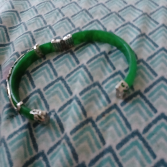Jade sterling silver bangle bracelet beautiful and heavy has alpt of jade - Picture 2 of 5